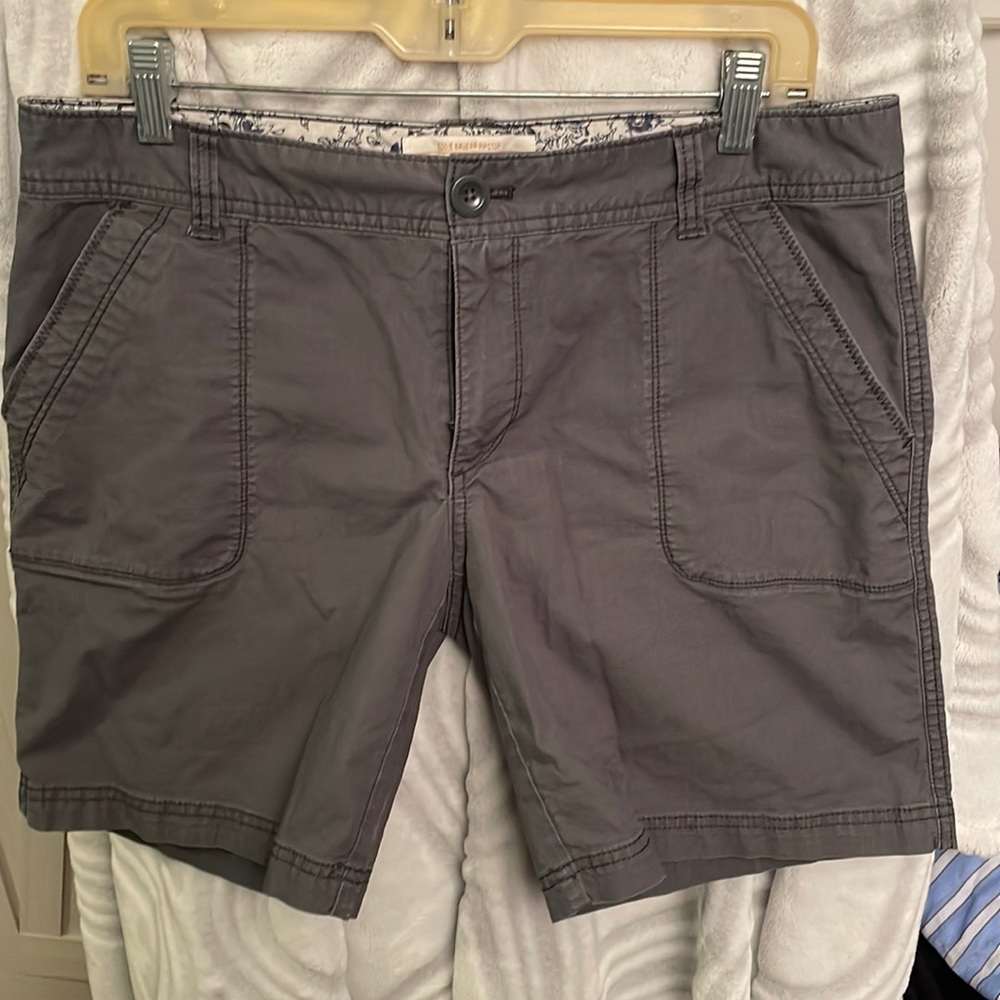 Womens Eddie Bauer shorts size 8
